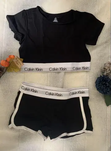 Calvin Klein 블랙 숏팬츠 세트 S 사이즈