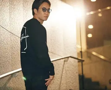 [레어템] Martin Aravni 자카드 로고 니트 스웨터