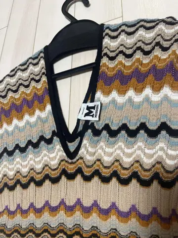 미쏘니 MISSONI 탱크탑 니트 슬리브리스 V넥 이탈리아제