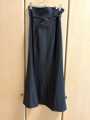 LAGUNAMOON 다크 그레이 롱 스커트 벨트 포함
