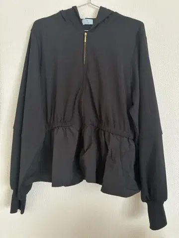 블랙 후드 부착 후드티