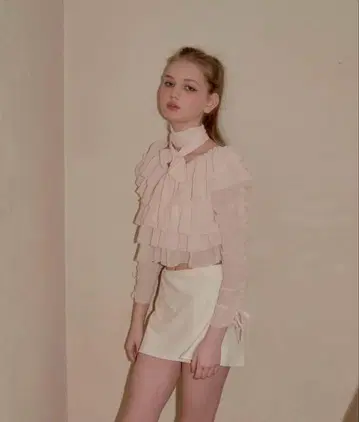Frill tie tops