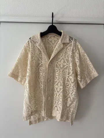 MOUSSY 아이보리 레이스 패턴 반팔 셔츠