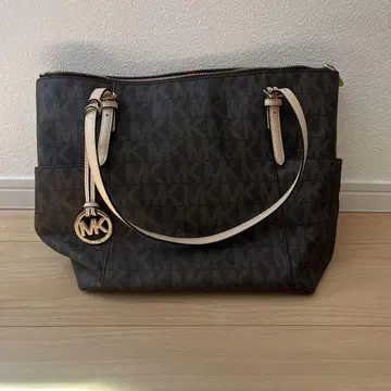 Michael Kors 다크 브라운 토트백