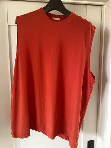 ULTERIOR twisted soft tenjiku 슬리브리스 T