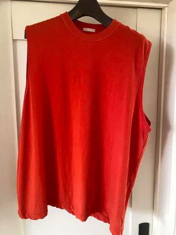 ULTERIOR twisted soft tenjiku 슬리브리스 T