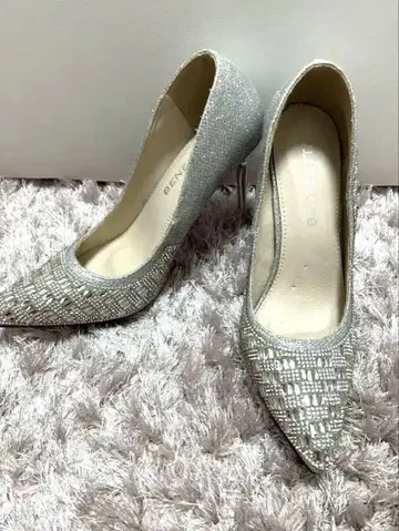 BENED ETTA 실버 비쥬 장식 하이힐 펌프스 37cm