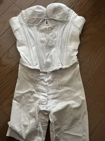 화이트 코르셋 브라이덜 이너 C70