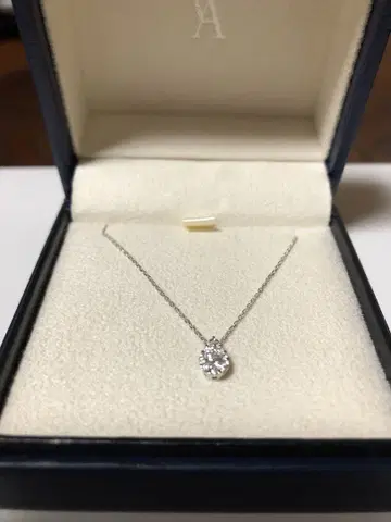 Vendome Aoyama 드롭 오브 가랜드 목걸이 0.15ct