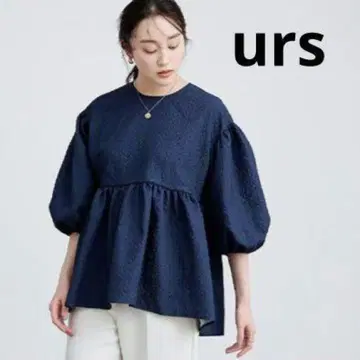 벌룬 슬리브 블랙 긴팔 상의 urs
