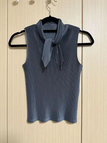 [컨디션 최상]PLEATS PLEAS 슬리브리스 상의