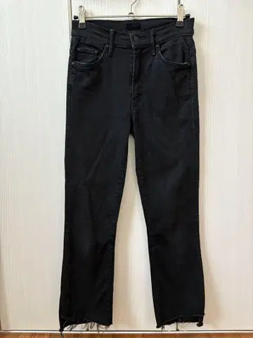 mother INSIDER CROP STEP FRAY 데님 블랙