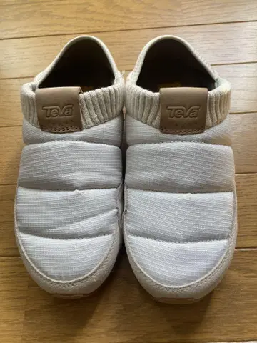 Teva 슬립온 아이보리