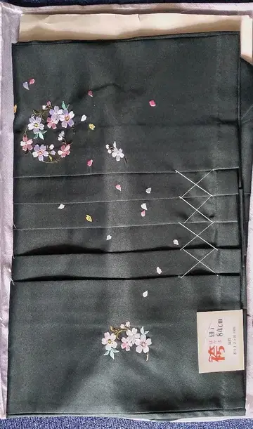 새상품 벚꽃 자수 다크 그린 하카마 84cm