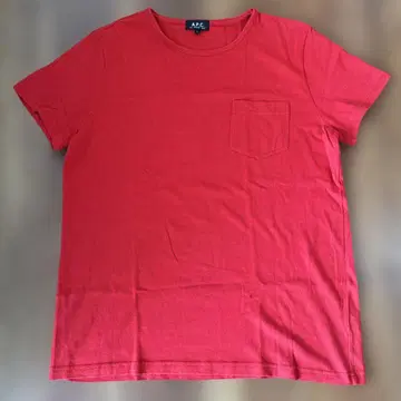 A.P.C. 빨간색 T셔츠 포켓 부착