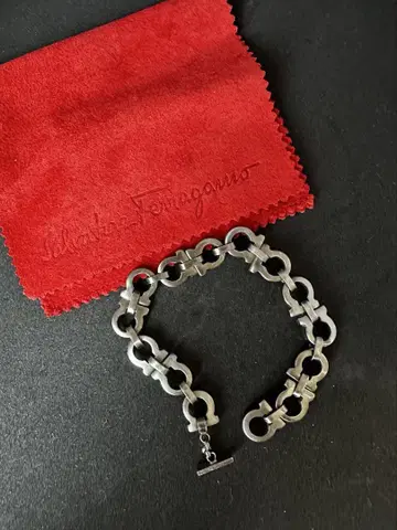 Ferragamo 실버 체인 팔찌