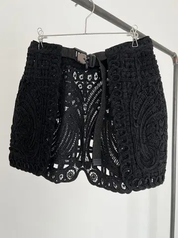 마메쿠로구치 코드 자수 스커트