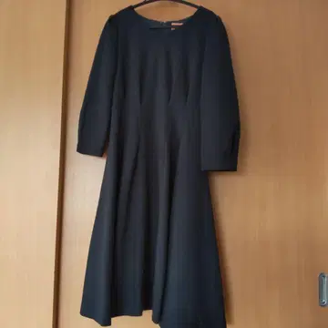 SunaUna 다크 네이비 A라인 긴팔 원피스