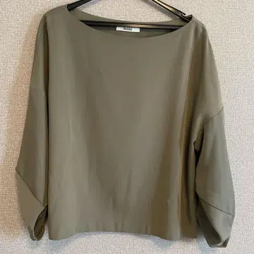 스나이델 보트넥 상의 스나이델 블라우스
