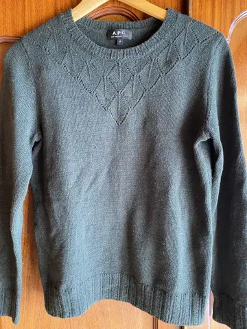 A.P.C. 다크 그린 스웨터 M