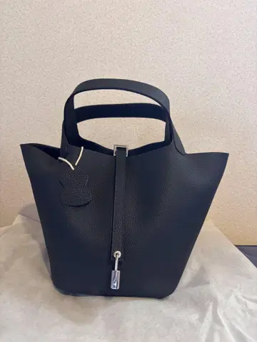 천연 가죽 큐브 백 MM 사이즈 네이비 블루