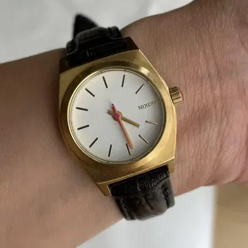 NIXON 가죽 손목시계
