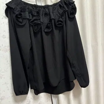 쁘띠 푸들 프릴 블라우스