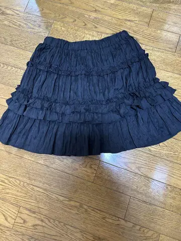 SNIDEL 프릴 블랙 플레어 스커트 S