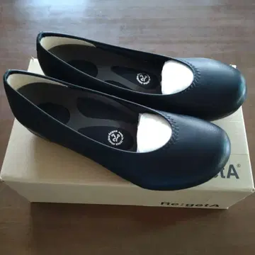 Re:getA 블랙 플랫슈즈
