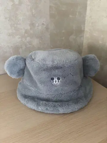 미키마우스 귀 달린 블루 모자
