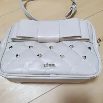 새상품급 pium 하트 퀼팅 리본 미니백 핑크