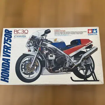 HONDA VFR750R 1/12 프라모델 키트