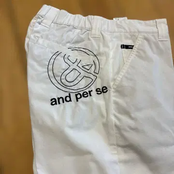 and per se 화이트 팬츠