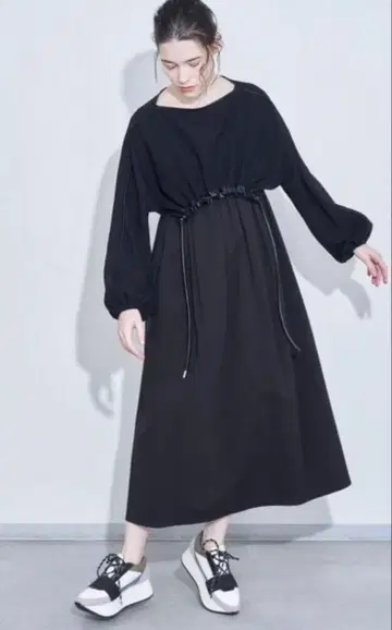 엘렌딕 인조 가죽 파이핑 세트 원피스 블랙 01
