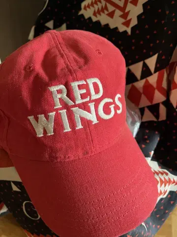 RED WINGS 캡