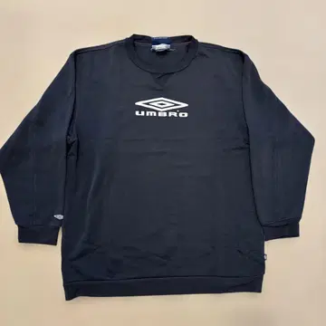 UMBRO 블랙 로고 맨투맨