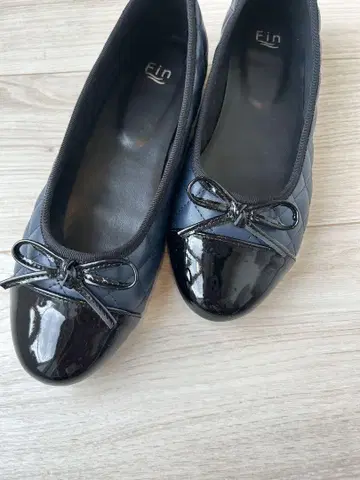 미사용품! Fin 플랫슈즈 네이비 24.5cm