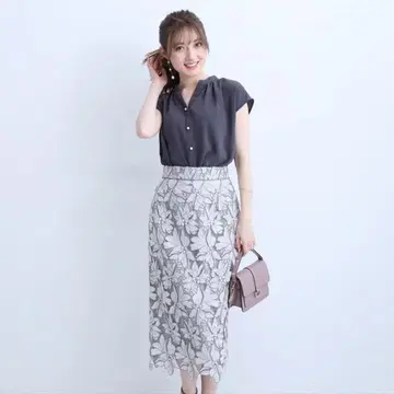 아푸와이저 리셰 꽃무늬 타이트 스커트 그레이