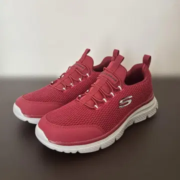 Skechers 빨간색 메쉬 스니커즈