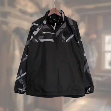 UMBRO 피스테 충전솜 하프 지퍼 캥거루 포켓 테크 계열