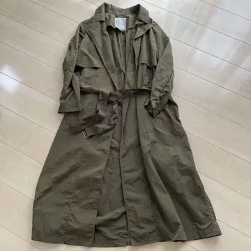 새상품급 비어즐리 롱 트렌치코트 카키