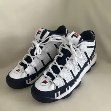 미사용 새상품 FILA 농구 신발 화이트/네이비