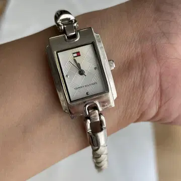 TOMMY HILFIGER 손목시계