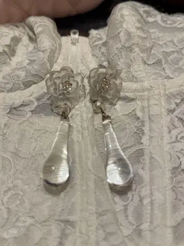 샹들리에 유리 귀찌