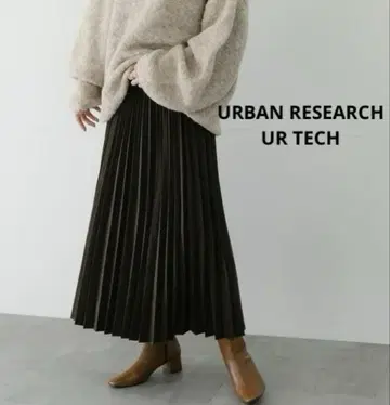 새상품급 어반 리서치 UR TECH 스웨이드 터치 플리츠 스커트 F