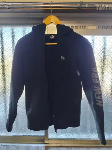 NEW ERA 블랙 풀 지퍼 후디 M