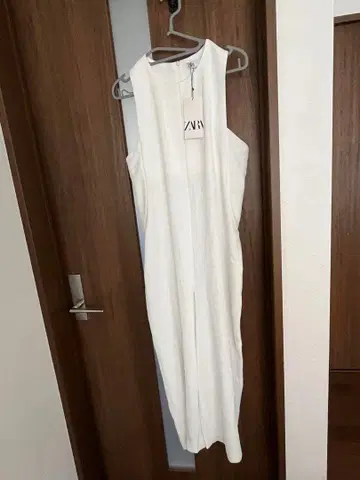 ZARA 화이트 슬리브리스 점프수트 S