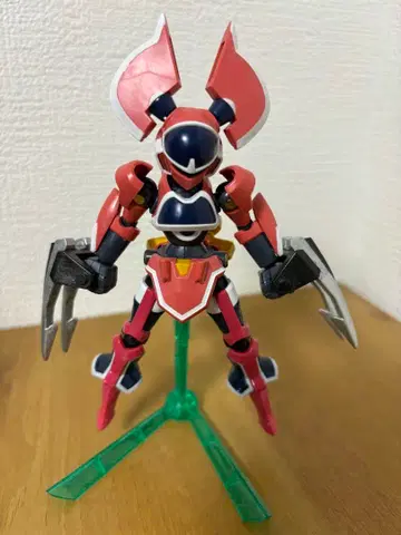 [정크제품] 골판지 전기 미네르바 (발 부품만 조커로 개조)