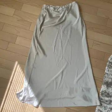 SLOBE IENA 새틴 스커트