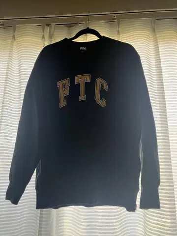 FTC 블랙 맨투맨 L 사이즈 2024